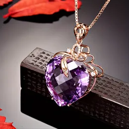 Amethyst Heart Pendant Necklace - Elegant Gold -Tone Love Symbol Chic Valentine's Day Gift till henne