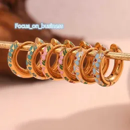 에나멜 보석 럭키 럭키 4 리프 클로버 Huggie Earrings 18K 골드 도금 스테인레스 스틸 보석 꽃다발 Doreilles