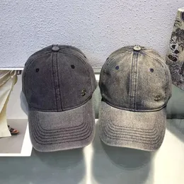 Kvinnors mens designer denim hink hatt för män kvinnor svart metall märke bokstäver boll kepsar 4 säsonger justerbara lyxsporter svart grå baseball hattar mössa bindande solhattar