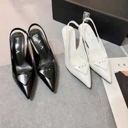 نساء مثيرات High Heel Sandals Designer Brand Nasual Summer Summer Black White Vintage Series Female Temale Daily Outfi Fashion Party Sandals مع صندوق العلامة التجارية