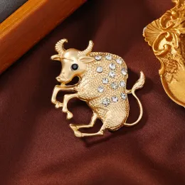 Новый креативный матовой золотой цвет Zodiac Brooch Женщины простые значки для животных со стразами мужчины мужчина подходит для пинсов аксессуаров фестиваль подарок