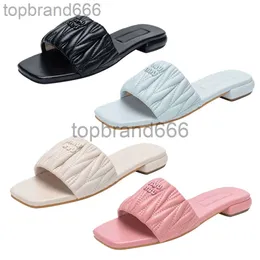 Lyxdesigner kvinnors tofflor mode söta sandaler sommar veckade strandskor låga häl komfortskor