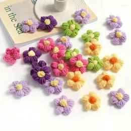 Dekorative Blumen 10pcs 4 cm Wollblume Applikation für DIY -Kleidung Hut Schuhe Basteln Nähen Vorräte Flecken Kopfbedecke Haarklammern Dekor Dekor