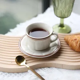 Tassen Untertassen Tassen Kaffee Keramik Retro einfache Tee und Untertassen -Sets Tassen Tazas de Cafe Creativas Frühstück Haferflocken Bardak