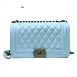 2024 Designer Branded Chain Bags for Ladies Crossbody Axel Pures Classic Luxury Pu Leather Quilted Handbags Women