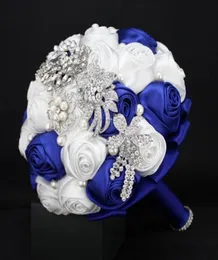 Maßgeschneiderte Royal Blue -White -Brautsträuße für Garten Hochzeit Hochzeitsrünschende Kristall -Strass -Perlen Hochzeitsblätter Hochqualität CH74409084