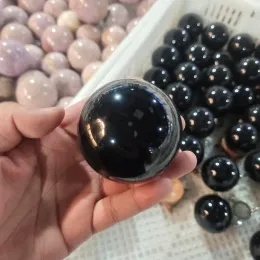 Esfera de obsidiana preta de 50-60 mm - uma bola de cristal de obsidiana natural média