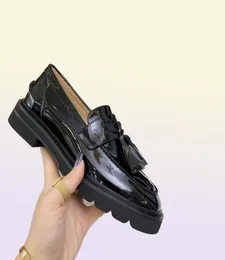 Mocas de sapatos de borracha grossa de borracha Logotipo grossa Placa Loafer Designers femininos Luxuris Luxurys Itália Altura que cresce Lady Sneaker Sh8500650