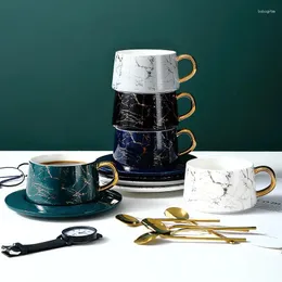 أكواب مباشرة Nordic Ins Ceramic Coffee Cuck Saucers مجموعات الشاي هدايا أعمال القدح مع ملاعق