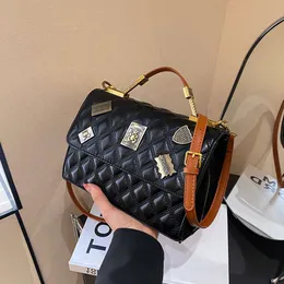 Yeni rozet orman serisi haadbag kadın moda çok yönlü el çantası lingge tasarım ışığı lüks bir omuz çantası crossbody