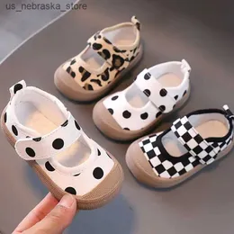 Sneakers 2024 New Spring and Autumn Shoes Baby Shoes Girls Childrens First Step Walker Apartment Preschool Sports Q240412