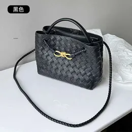 Venatas Buckle Hand -Woven 2024 Andiamo Totes Designer Bags Metal Rope Luxury Bottegs Tote Bag Small Cowhide One Shourdle Crossbody wo g8ss