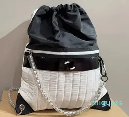 2024 Женский роскошный бренд сумки для нейлона рюкзак Дженни Винтажная цепная сумка большая емкость
