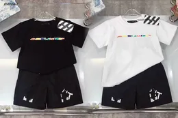 Luxury Baby TrackSuits Chłopcy Kurpie Krótkie rękawy Designer Ubrania Rozmiar 100-150 cm Drukujący marker Drukujący i szorty 24 kwietnia