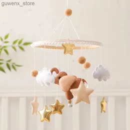 Mobile# Lass uns hölzerne Baby Rasseln Cartoon Elephant Wolky Star Moon Weiche Filzbett Bell Mobile Crib Montessori Bildzeug Y240412 machen lassen