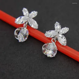 Bolzenohrringe Koreanische Version des eleganten Temperaments Wildfaller -Zirkonnadel einfache Blüten Kristall Braut Großhandel A150