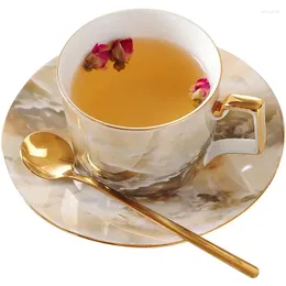 Tazze di piattini tazze da tè al latte di caffè in ceramica con cucchiaio per bevande pomeridiane utenti di cucine creative cucine per matrimoni