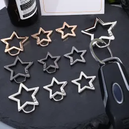 Scava a forma di stella a forma di molla in metallo Carabinatore Torchia di portachia clip clip gancio Connettore con fibbia per cani conduttore di gioielli fai -da -te che producono accessori