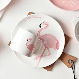 Xícaras picadas de osso alto porcelana rosa xícara de café de flamingo definido Creative Creative Ceramics e pires Casa da tarde para casa