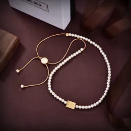 Mumu Pearl Necklace Square 라벨 진주 목걸이 방법 조절 가능, 절묘한, 다목적, 가벼운 고급, 복고풍 및 고급 칼라 체인