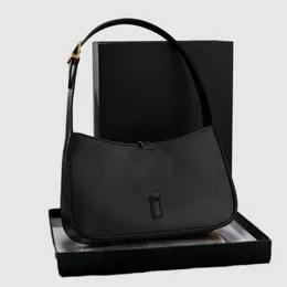 Enkla plånböcker Designer Woman Handbag LE5A7 Single Strap Plated Gold Buckle Armpit Hangbag Utmärkt läder Work School Hobo Bag Versatile TE031 C4