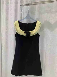 Basic Casual Kleider Designer Sommer Neue Fliege, quadratische Diamantschnalle -Bund, sanfte und komfortable schwarze weiße Farbe Blocked Short Sleeve Plisse Kleid UEI9