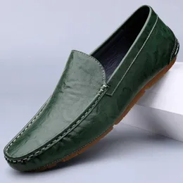 Freizeitschuhe echte Lederlaobers Männer Design Moccasin Mode Slip auf weichen Wohnungen vielseitige erwachsene männliche Schuhe handgefertigtes handgefertigtes Boot