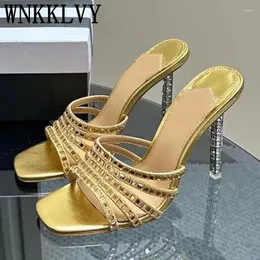 Terlik 2024 açık ayak parmağı süper yüksek topuklu kadınlar ince şerit kristal şeffaf sandalet yaz seksi parti elbise ayakkabıları