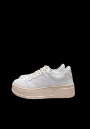2021 Spring New Platform أحذية مريحة Women039S Sneakers Fashion Lace Up غير الرسمية للنساء الأبيض الصغيرات زيادة الفلكنة 6437586