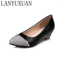 أحذية غير رسمية Lanyuxuan كبيرة الحجم 29-52 سيدات النساء نساء شقق القوارب Zapatos الربيع الصيف الخريف نمط الشتاء chaussure homme 8012