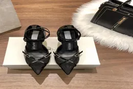 샌들 하이 휠이 중공 크로스 붕대 메쉬 시리즈 뾰족한 얇은 힐 mugler 신발 9cm heel1285220