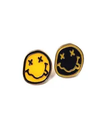 Pick per spilla a faccia in metallo smalto per donne Black Giallo Pins Cute Men Team Badge Balching Gioielli Accessori di gioielli 46668101