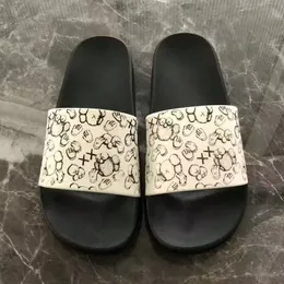 Pantofole stampate estate Donne Personalità della moda In indolo sandali casual chiari non slittati.