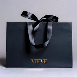 Enrole de presente atacadistas de 500pcs/lote de lote personalizado de luxo fosco de luxo de papel boutique saco de compras com alças gravata borboleta de fita