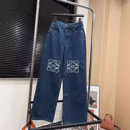 2024 Primavera/verão Novo design de nicho da moda bordada do logotipo largo casual calça jeans de perna reta para mulheres