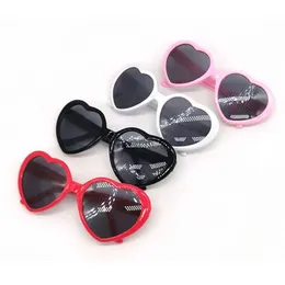 Óculos de sol Love Heart Shape Sunglasses Women PC Frame Luz, alteração Love Lente Heart Lens colorida óculos femininos Rosa Rosa Tons de olhos 24412