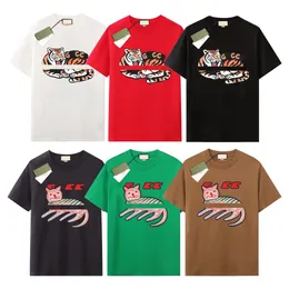 Erkek Tasarımcı T-Shirt Yaz Gu Gömlek Lüks Marka Tişörtleri Erkek Kısa Kollu Hip Hop Sokak Giyim Üstleri Şort Giysileri Tees Giyim G-134 Boyut XS-XL