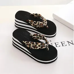 Bath Mats Summer Outdoor Beach Women's Flip Flops Fashion Print Casual Comfortable Platform Wedges Slippers Women 2024