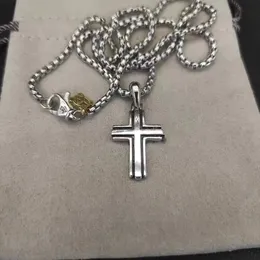 Projektant retro vintage projektant biżuterii Naszyjnik dla mężczyzn Cross wisieant Jewlery popularne męskie naszyjniki