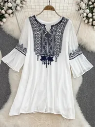 Letnia temperament luźny w stylu etnicznym haftowany sukienka bawełniana lniana świąteczne sukienki vintge kobiety D1445 240412
