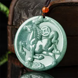 Green Green Jadeite Hand Coin esculpido Running Horse Amulet Pingente Cobreta Certificado de Luxúria