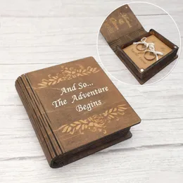 Schmuckschachteln Personalisierte Ehering -Ringkasten Custom Buch Rustikal Holz Engagement Vorschlag RINGS HELTER PERSONIKALISIERTE GIBT DROP SERVICE DH1CY