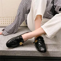 Klänningskor Solid Metal Decoration Mary Janes Round Toe Flat with Heels Slip-On Design Chaussures Femme Sapatos Femimino