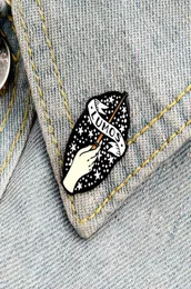 Novo desenho animado Lumos Magic Wand Spells Magician esmalte pinos encantados Pentagram Sky Lapeel Badges Broches Backpack Jewelry Presente para S4939817