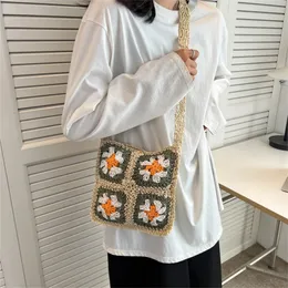 Kadınlar tığ işi omuz çantası vintage etnik tarzı el yapımı dokuma saman çapraz çanta bohem tasarımı içi boş haberci çanta