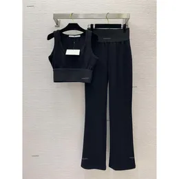 여성 트랙 슈트 브랜드 스포츠웨어 디자이너 요가 세트 2pcs 패션 로고 스프링 U-Neck Tight Vest Micro-Trumpet Tights 레깅스 정장 4 월 12 일