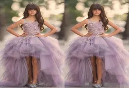 2020 Lavender Low Low Girls Pageants Lace Holeveless Flower Girl Dresses for Wedding Purple Tulle Puffy Kids Commun6150489