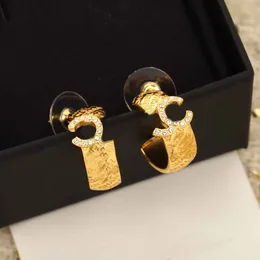 Lyxkvalitet Charm Drop Earring med Diamond and Words Designer i 18K Gold Plated Have Stamp Box PS7719B