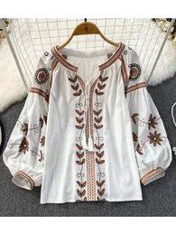 Kobiety Spring Bluzka Vintage Ethnic Style Długie rękaw okrągła szyja luźna haftowa bawełniana koszula ściągacza