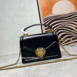 Çanta 7a Omuz Çantası Tasarımcı Crossbody Bag Zinciri Kadınlar Elçi Çantaları Kalite Cüzdan Buzak Hal Sandalı Kalp Kaplı Vintage Pirinç Metal Ön Kapak Çantalar